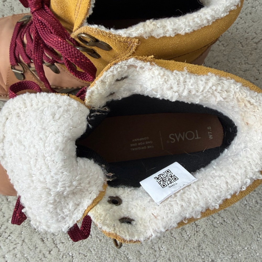 Toms Tan & Mustard Lace-Up Winter Boots with Burgundy Laces - Picture 5 of 6